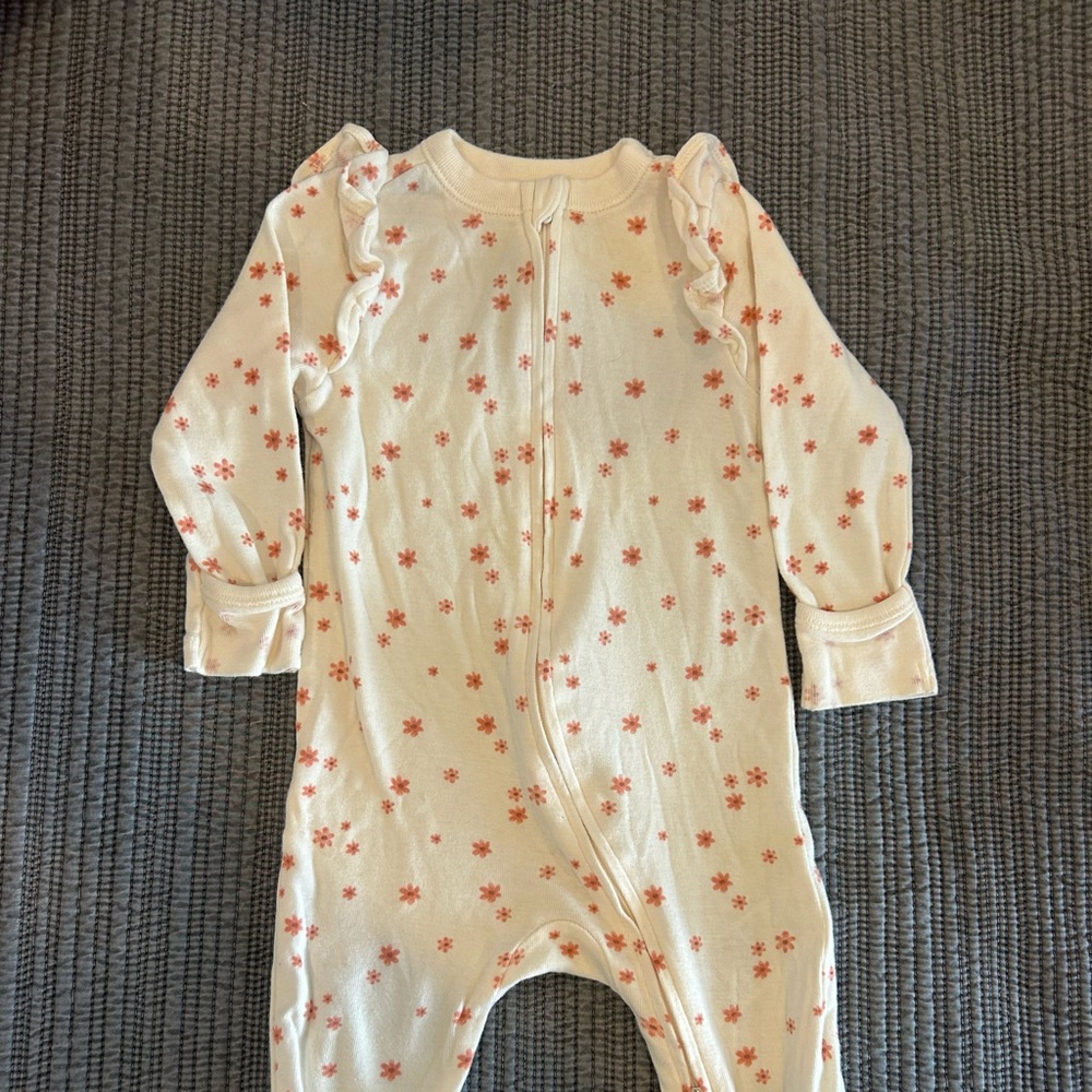 Old Navy girls sleep and play footie